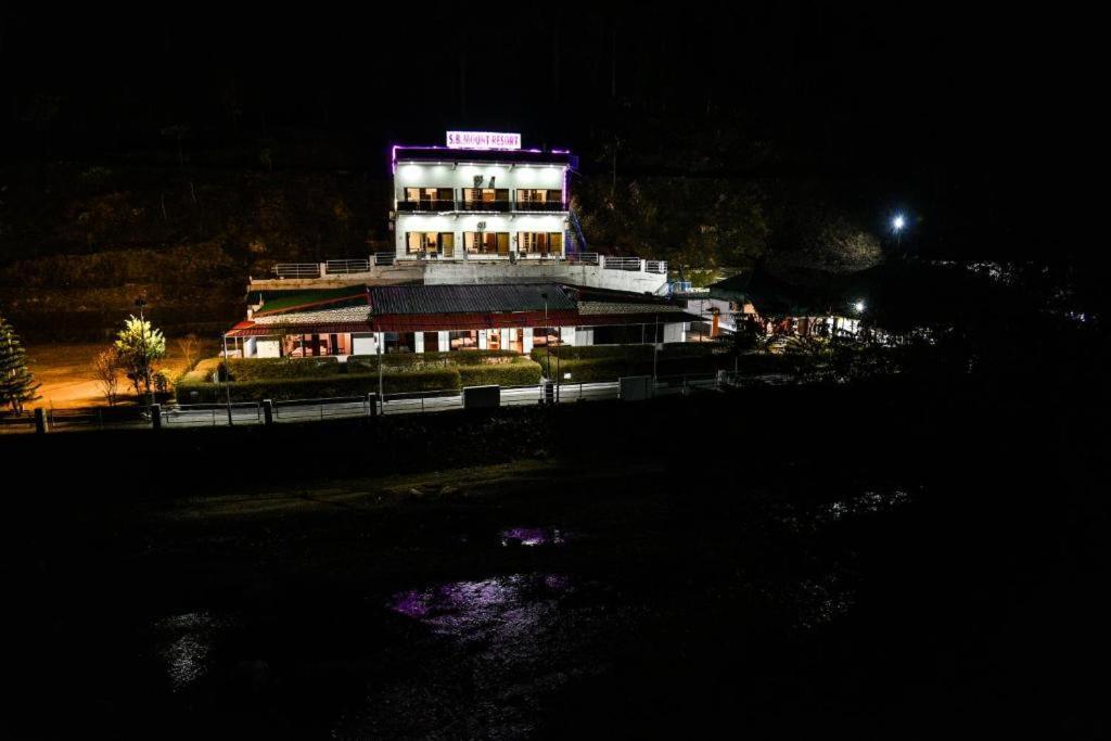 Riverside Resort Лансдаун Экстерьер фото